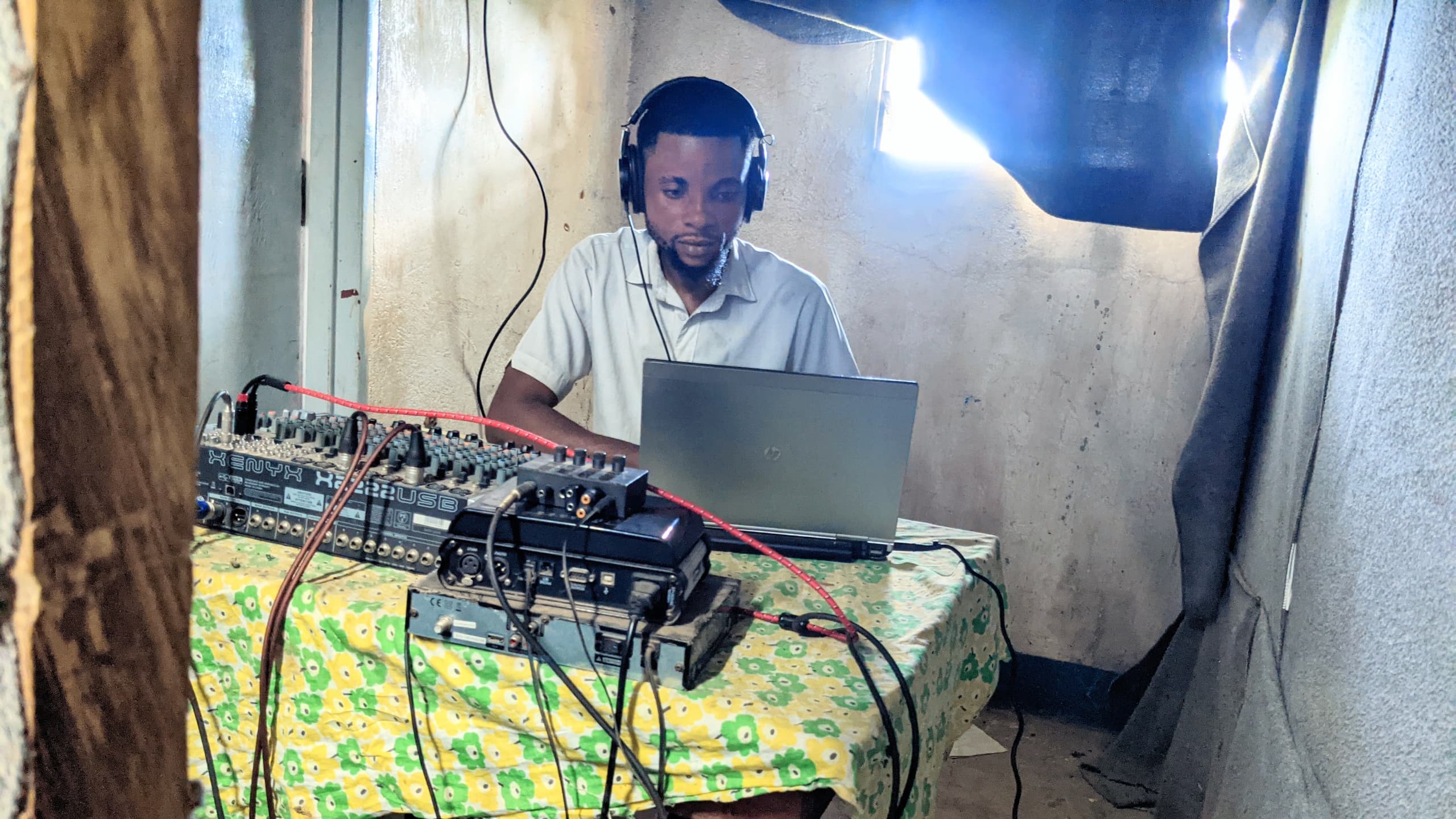 Femmes Pymees en Action (FEPA), Radio Kivu FM (Mujeres Pigmeas en Acción, Radio Kivu FM)